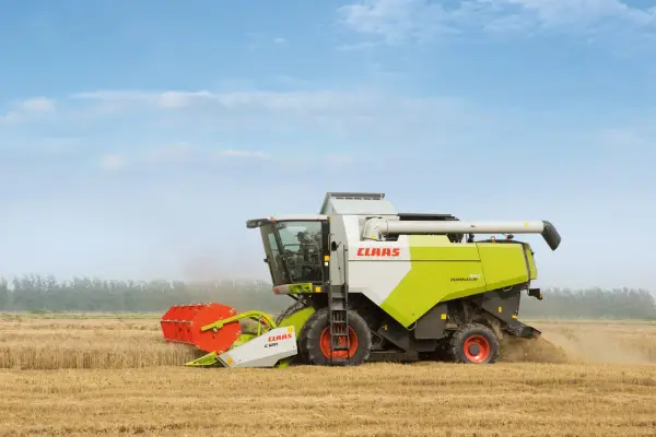 Зерноуборочный комбайн CLAAS Dominator
