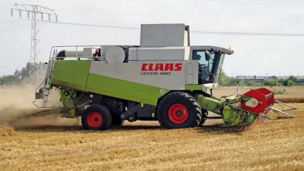 Зерноуборочный комбайн CLAAS LEXION 440-480